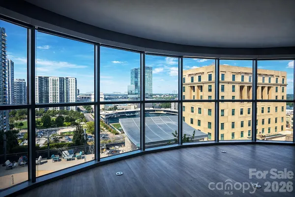 333 W TRADE ST 907