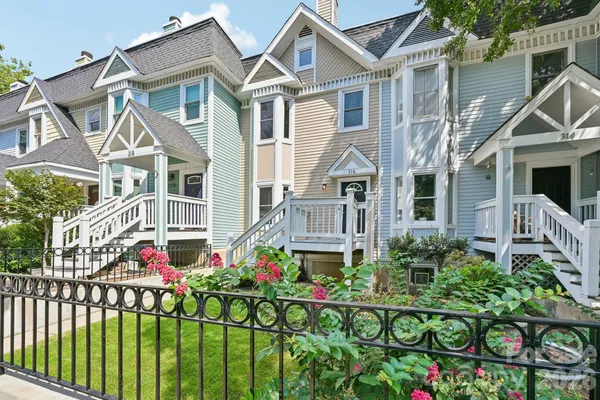 316 W 10TH ST