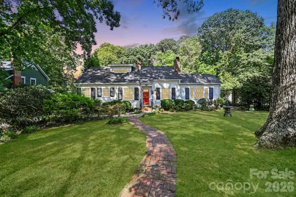 1301 PINECREST AVE