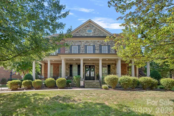 1104 LONGWOOD CT