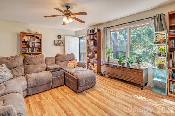120 EASTWOOD AVE