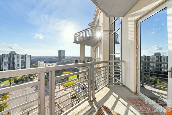 333 W TRADE ST 1709