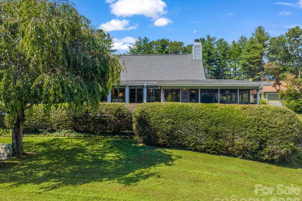 31 WILLOW WAY