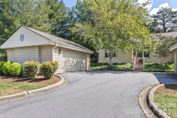 3001 SAINT AUGUSTINE PL AA1