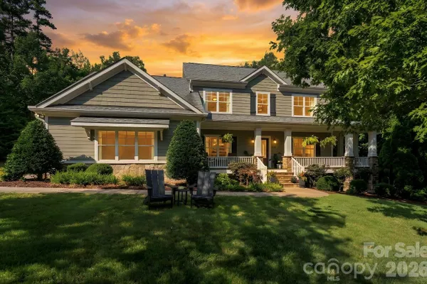 174 LOGAN CROSSING DR