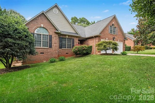 1085 MERRYWOOD DR