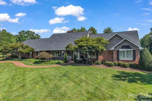 164 BROOKFIELD DR