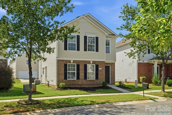822 SINCLAIR DR