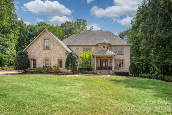 1005 FIRETHORNE CLUB DR