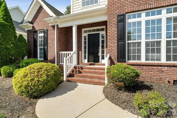1588 ESSEX HALL DR