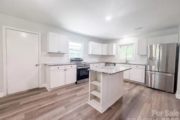 131 HIGHLAND POINT AVE