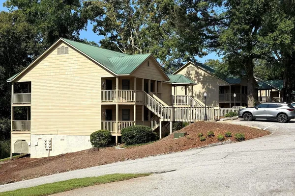 160 WHITNEY BLVD 24
