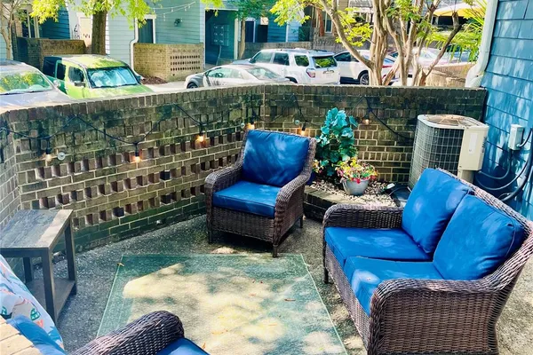 423 W 8TH ST 73