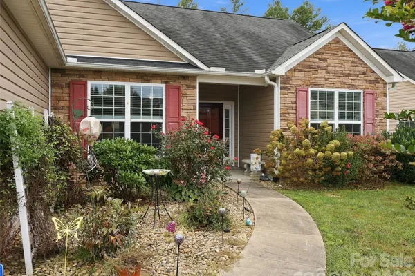 78 BROOKSTONE CT