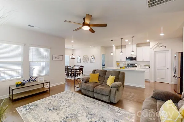 5379 TURTLE CREEK DR