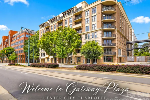 718 W TRADE ST 412