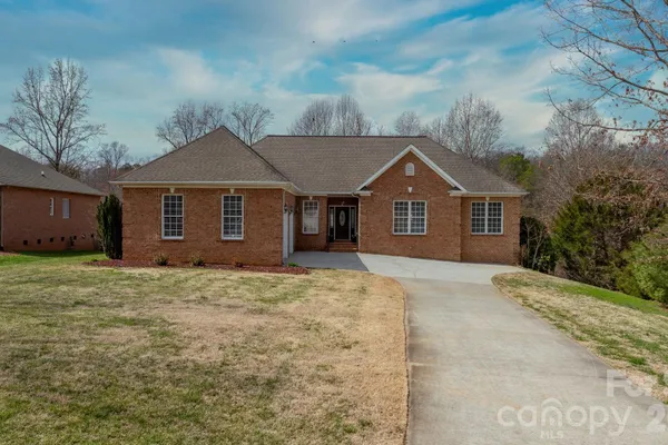 215 BROWNING DR