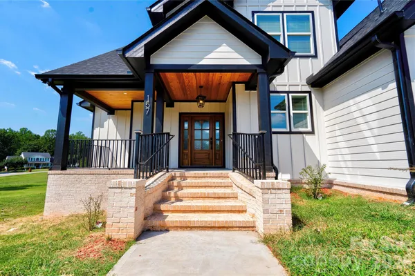 157 SIR GREGORY DR