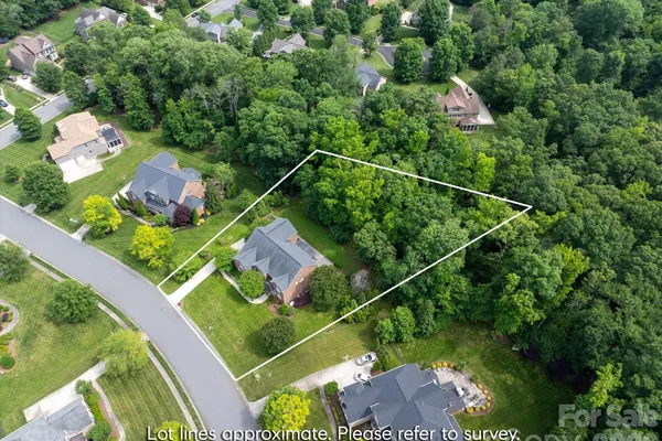 409 RUNNING HORSE LN