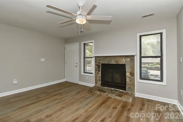 1023 CRANBERRY CIR