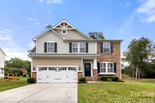 338 LORRAINE RD