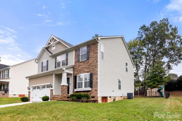 338 LORRAINE RD