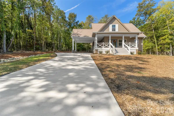 781 BERRY HILL DR
