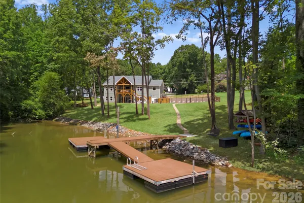 143 HIDEAWAY LN