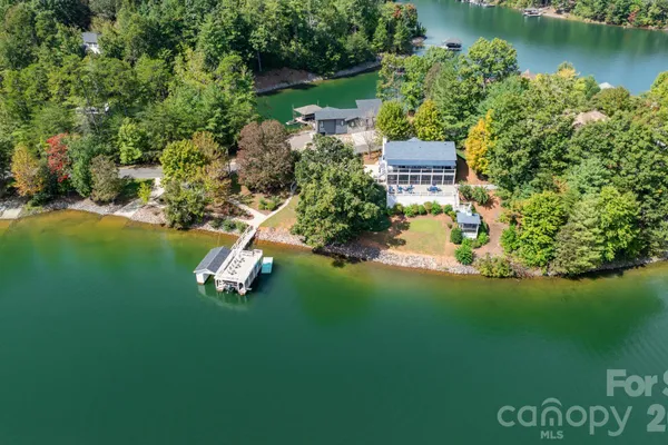 2250 MALLARD COVE DR
