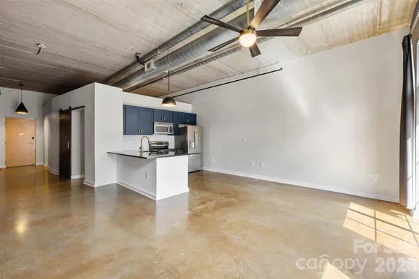 626 N GRAHAM ST STE 205