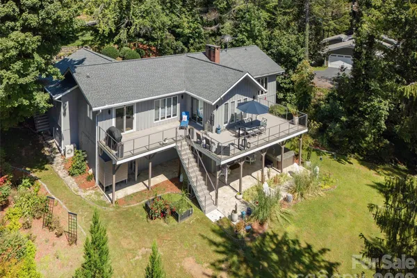 30 W FAIRWAY DR