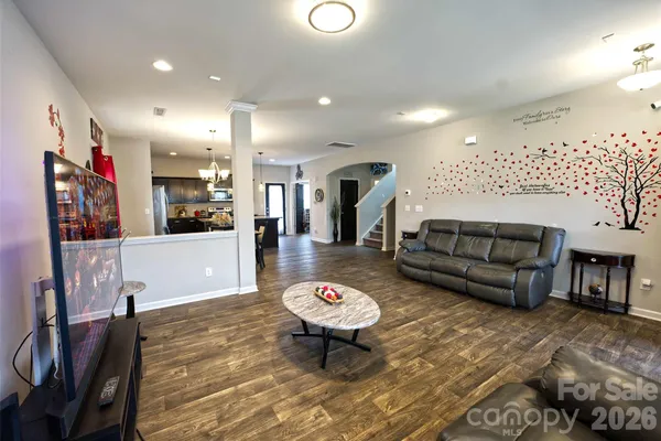 5113 THOMASVILLE DR
