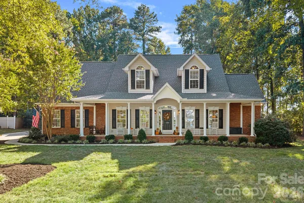 390 ROBINSON RD