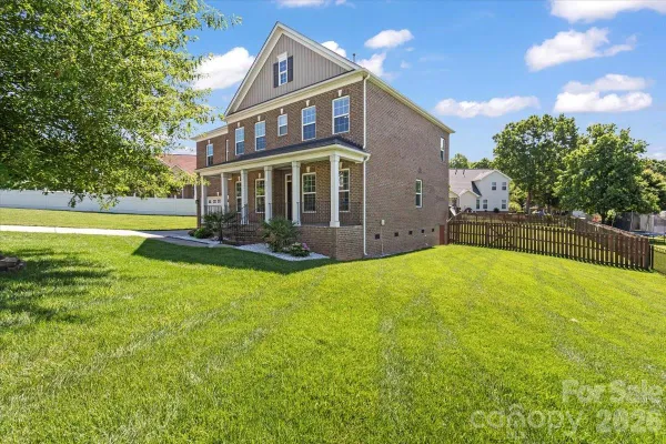 2213 IRON WORKS DR