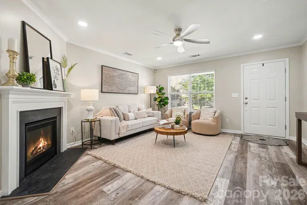 6826 BROAD VALLEY CT