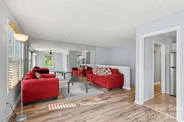 8521 CASTLE PINE CT