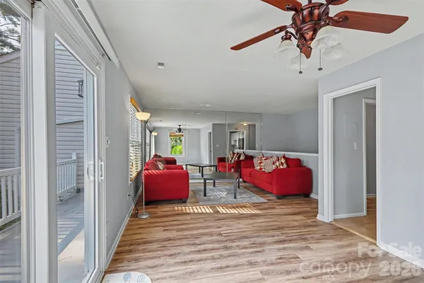8521 CASTLE PINE CT
