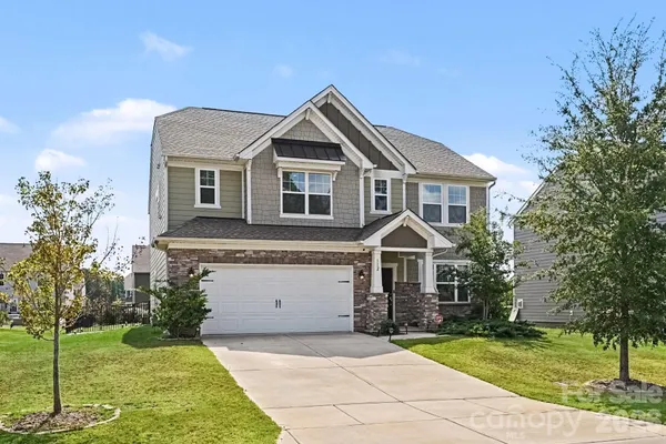 112 ROOSTER TAIL LN