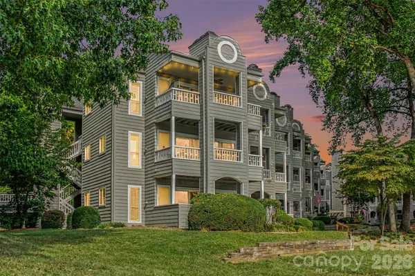 203 NW DR
