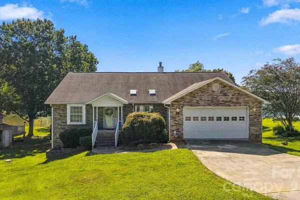 81 EMERALD POINT DR