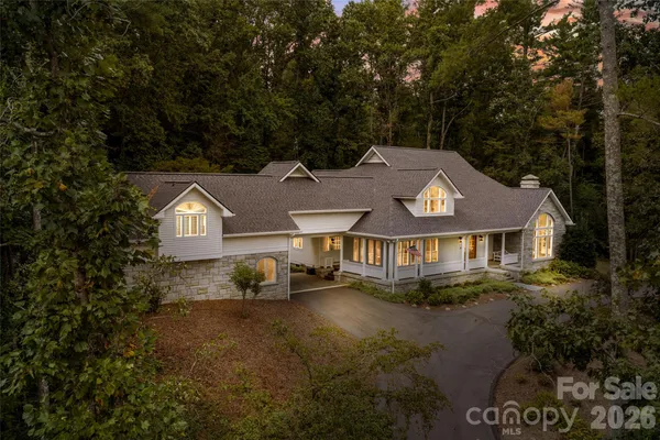 4 CEDAR HILL DR