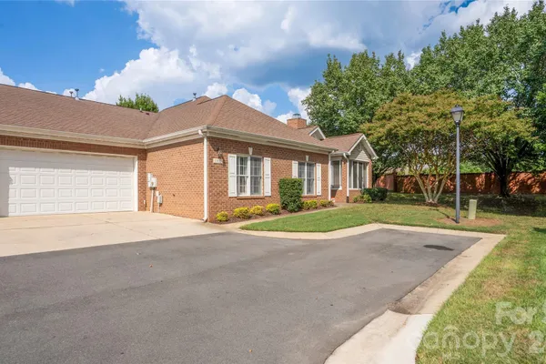 10925 OAKSIDE CT