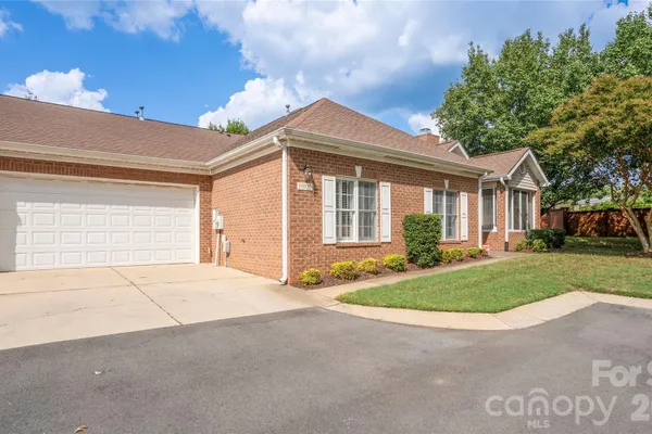 10925 OAKSIDE CT