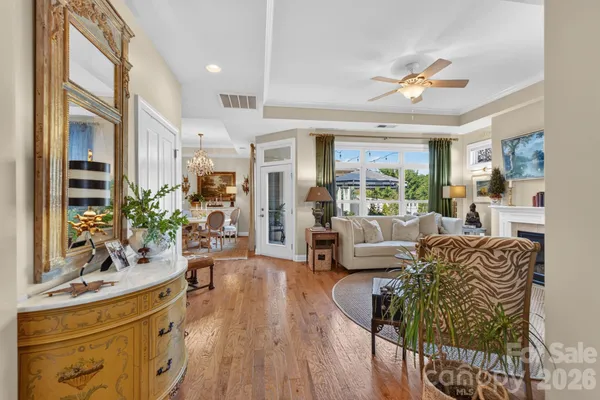 1313 HAYWOOD PARK DR