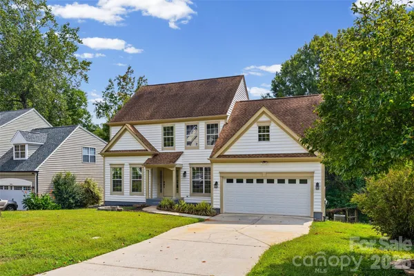105 LYMAN OAK CT