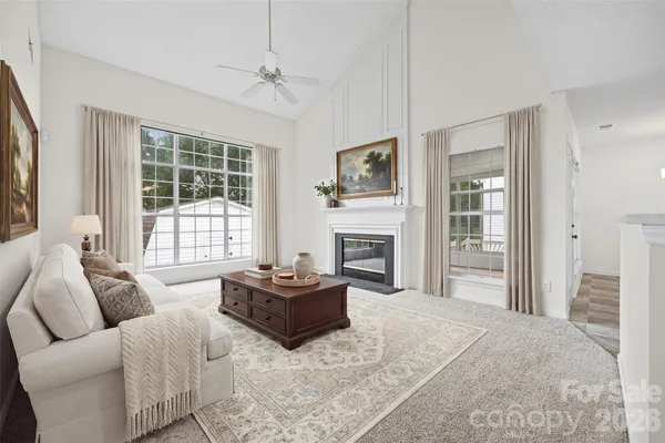 105 LYMAN OAK CT