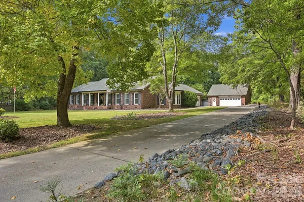1734 BELLAMY CIR