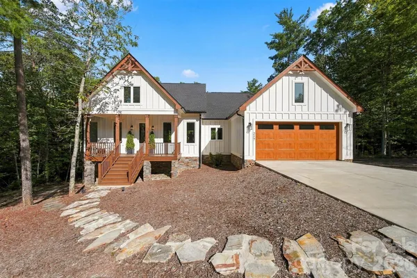 217 SYCAMORE DR
