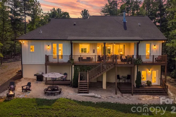 217 SYCAMORE DR
