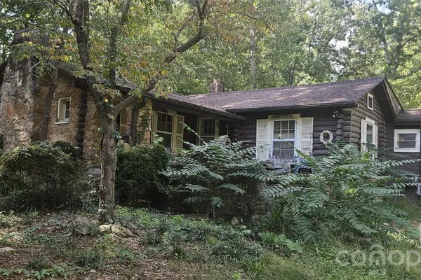 1944 E MAIDEN RD